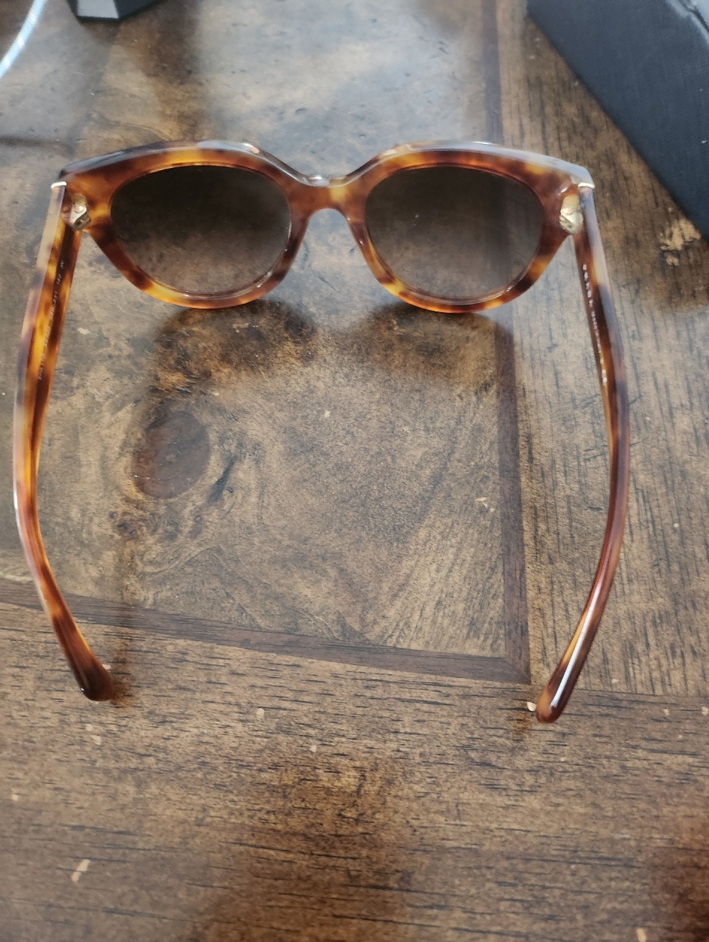 Prada Sunglasses with case - Picture 4 of 9